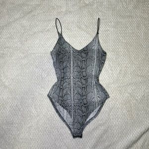 Super soft Snakeprint bodysuit size xs/small
